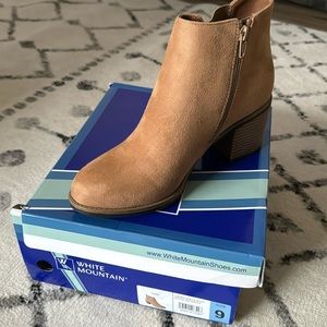 White mountain ladies ankle boot size 9